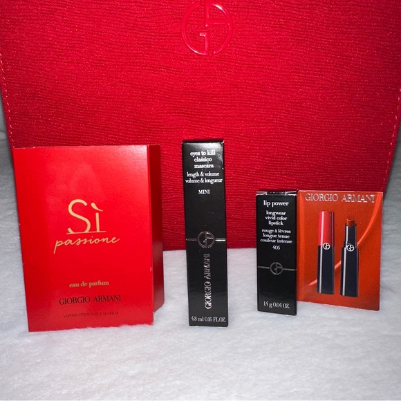 Armani Beauty Red Pouch Set - Picture 9 of 15